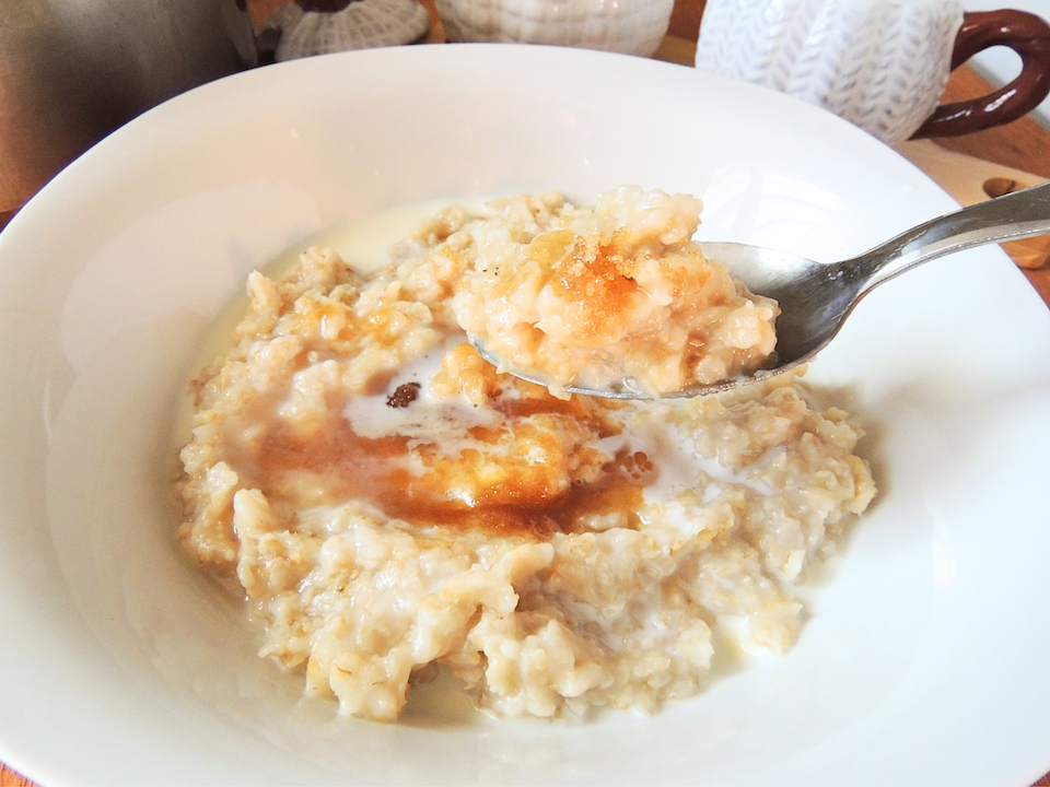 Oatmeal with brown sugar and cream